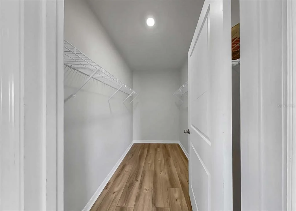 Photo of 16454 WOODSIDE GLEN