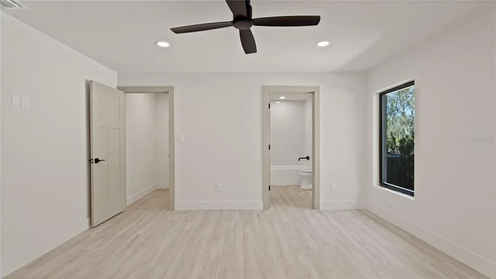 Photo of 1447 BIRD ROAD
