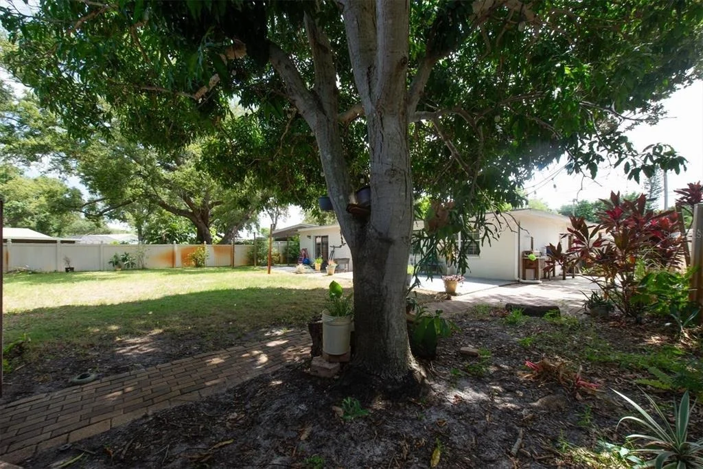Photo of 12812 LAKE DRIVE