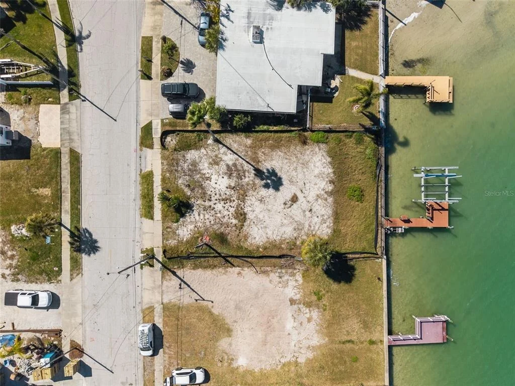 Photo of 15307 HARBOR DRIVE
