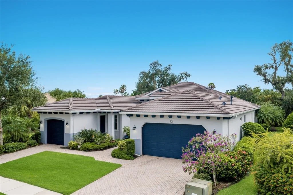 Photo of 921 RIVERSCAPE STREET