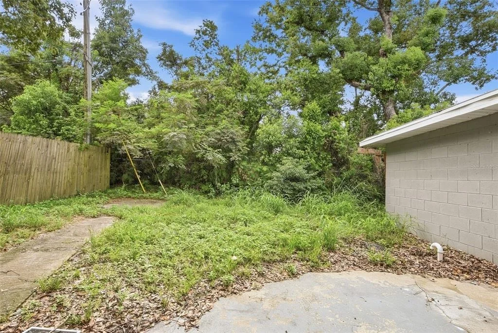 Photo of 6138 OAKCREST CIRCLE