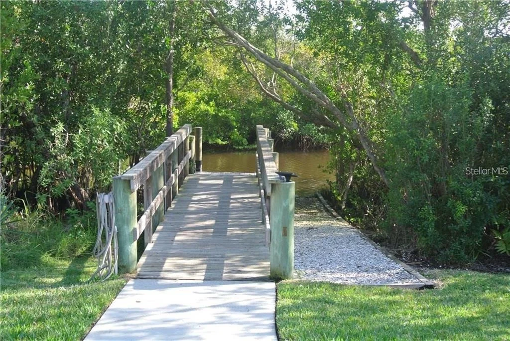 Photo of 950 WATERSIDE LANE