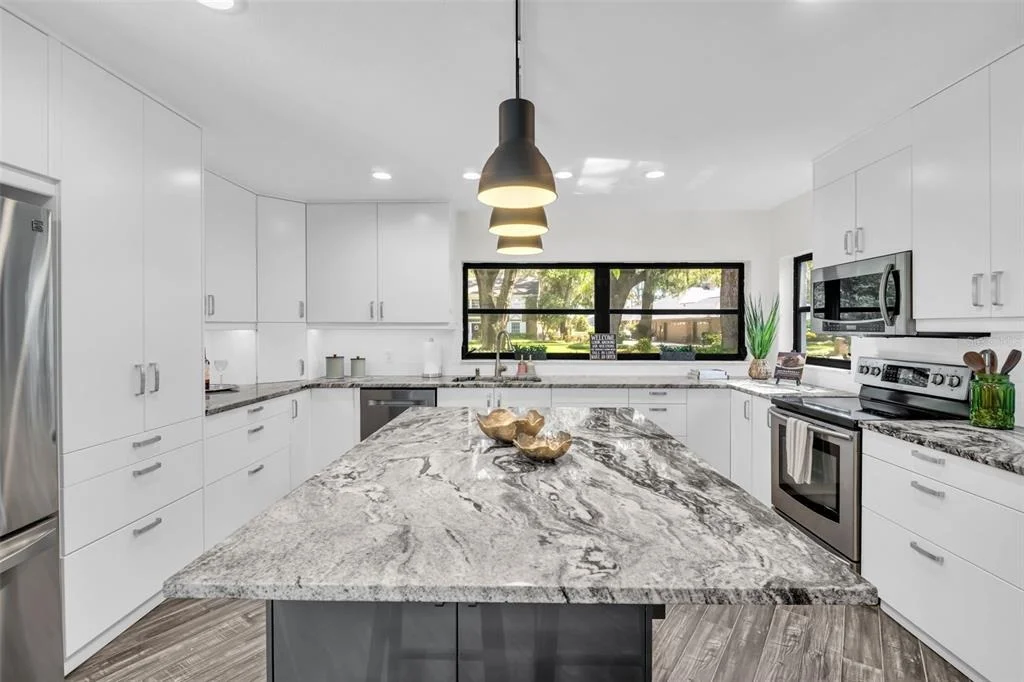 Photo of 810 WARREN ROAD