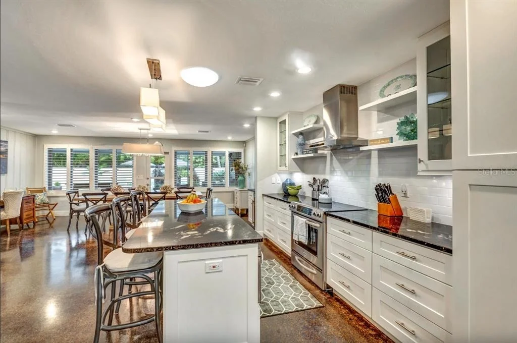 Photo of 301 JACKSON DRIVE