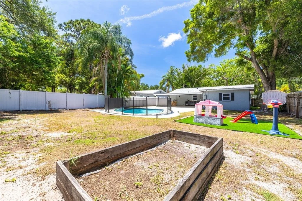 Photo of 1819 WEST DRIVE
