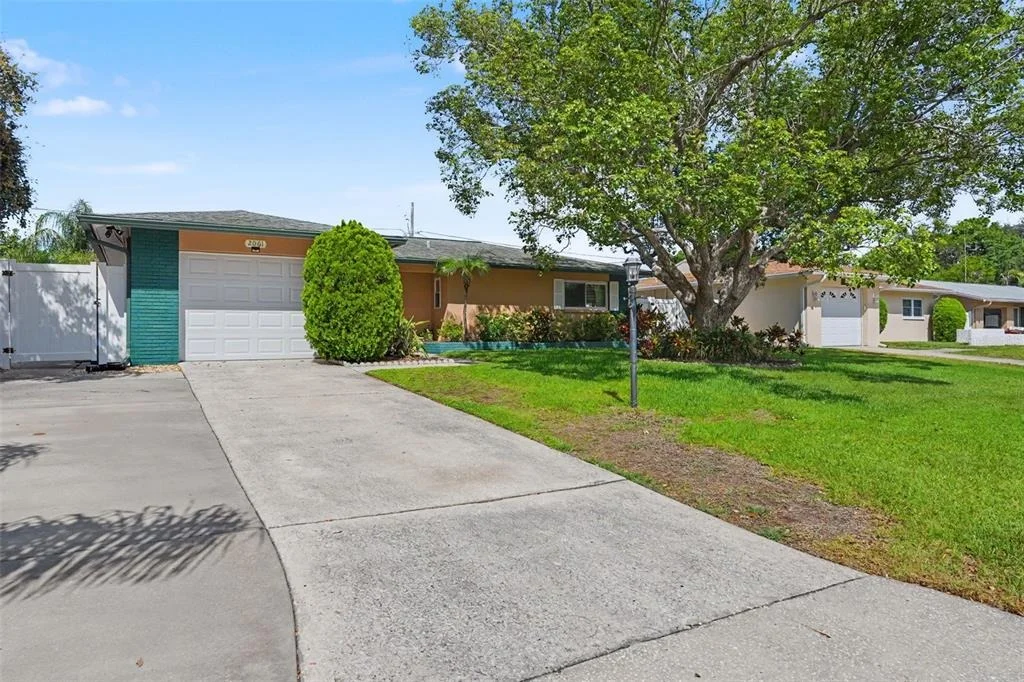 Photo of 2061 FAIR OAK DRIVE