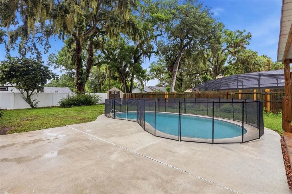Photo of 483 SPRUCEVIEW DRIVE