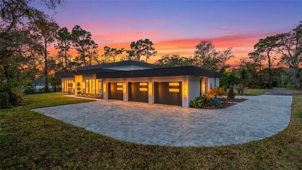 Photo of 1447 BIRD ROAD