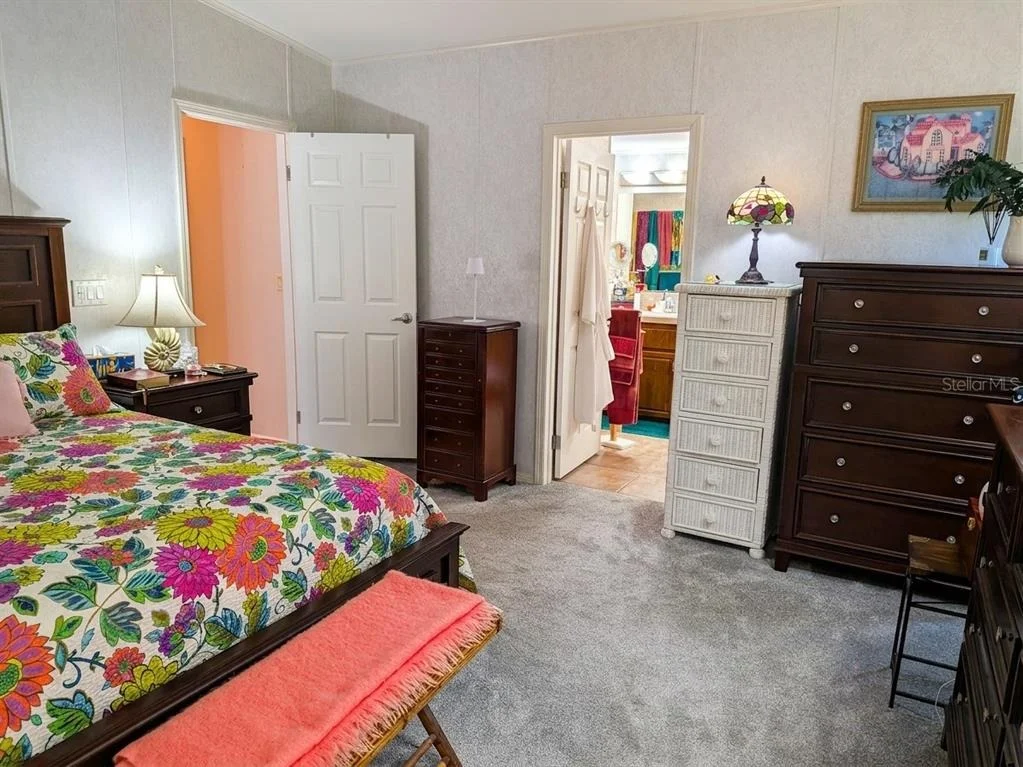 Photo of 34709 LAKE DRIVE N