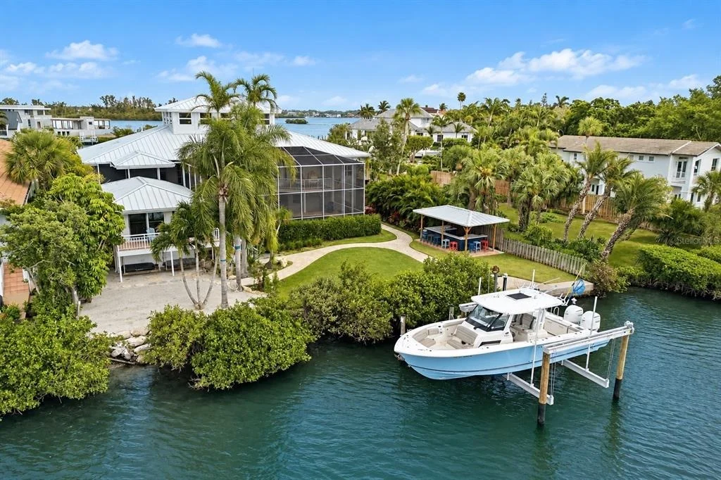 Photo of 4034 ROBERTS POINT ROAD