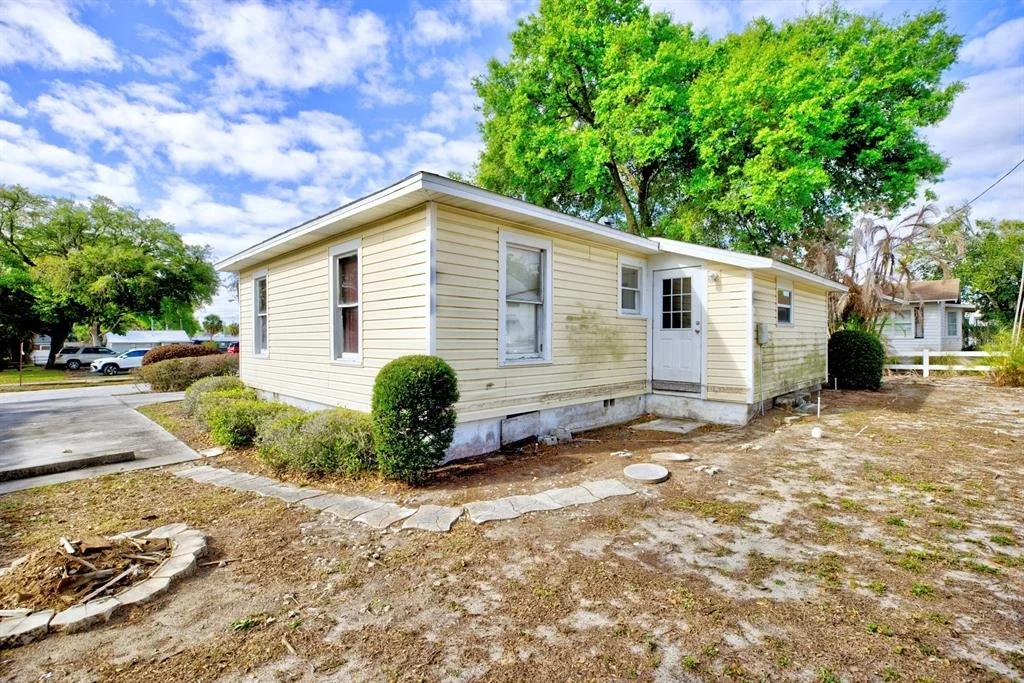 Photo of 121 BATES AVENUE SE