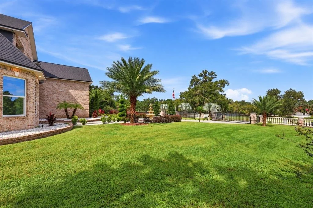 Photo of 416 W SOCRUM LOOP ROAD
