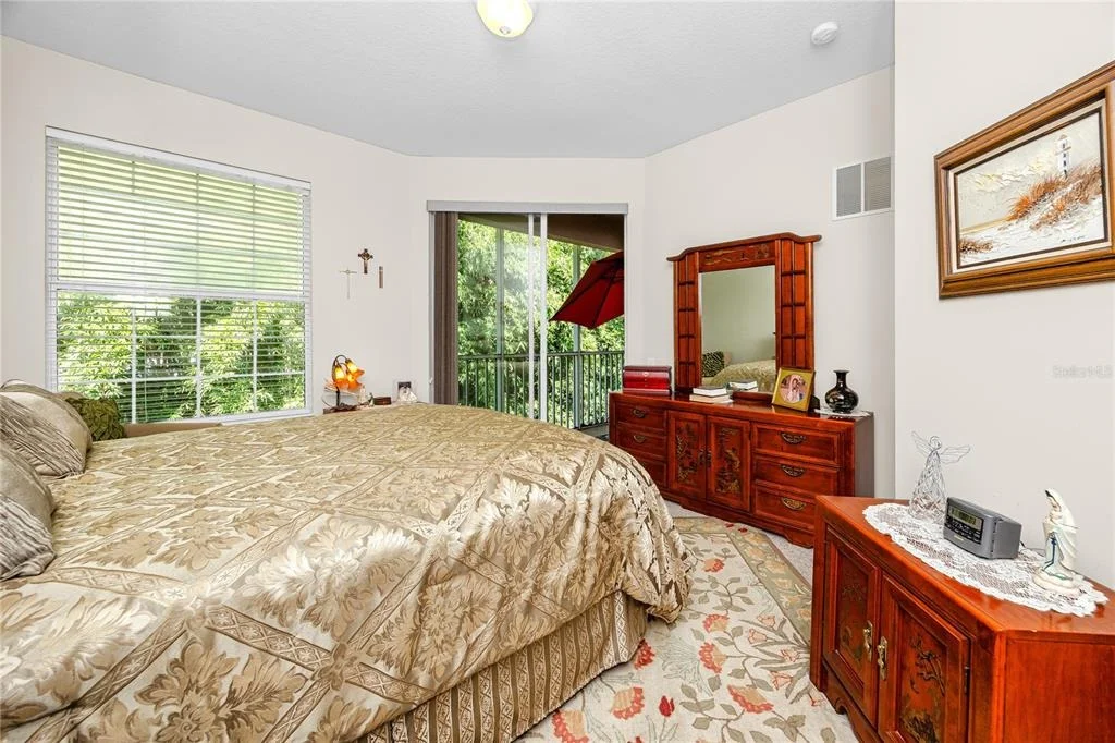 Photo of 894 LANTERN WAY
