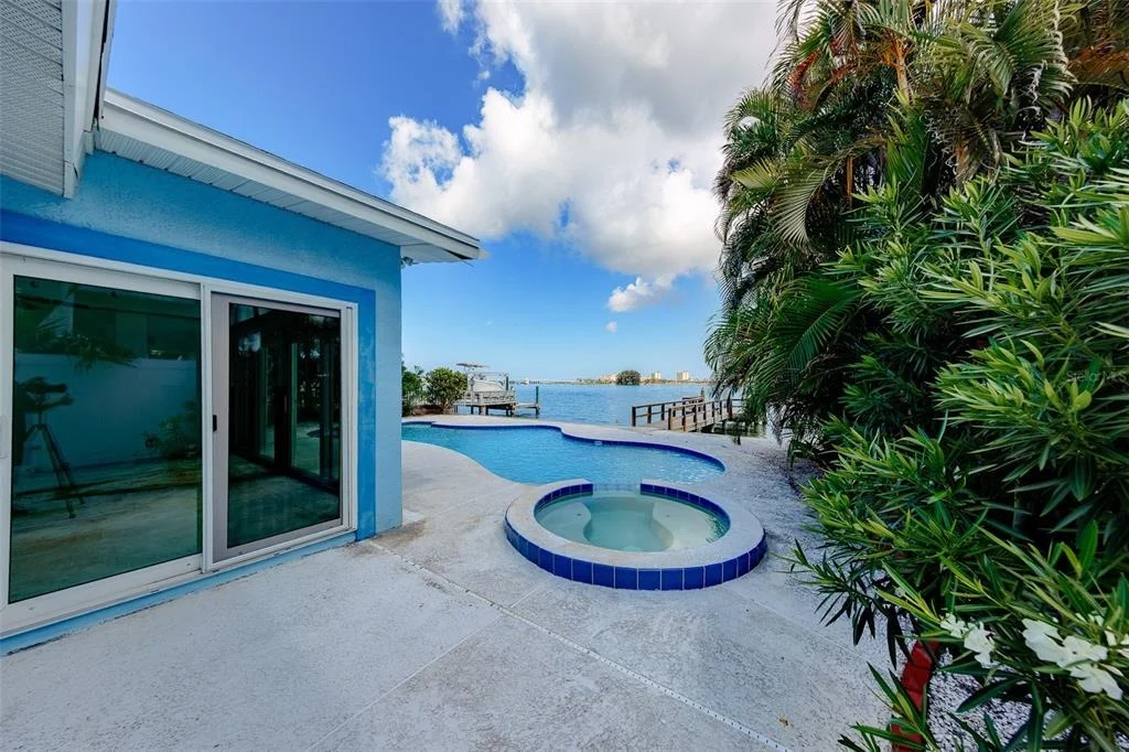 Photo of 814 BAY POINT DRIVE