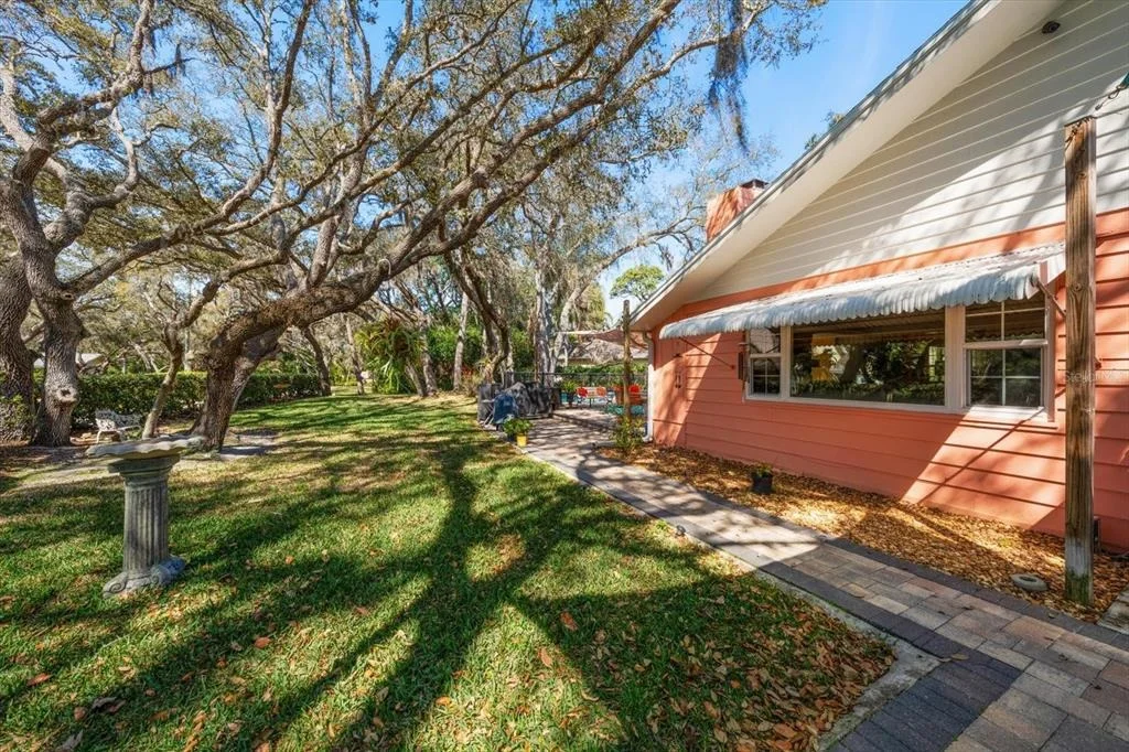 Photo of 1921 CARDINAL ROAD