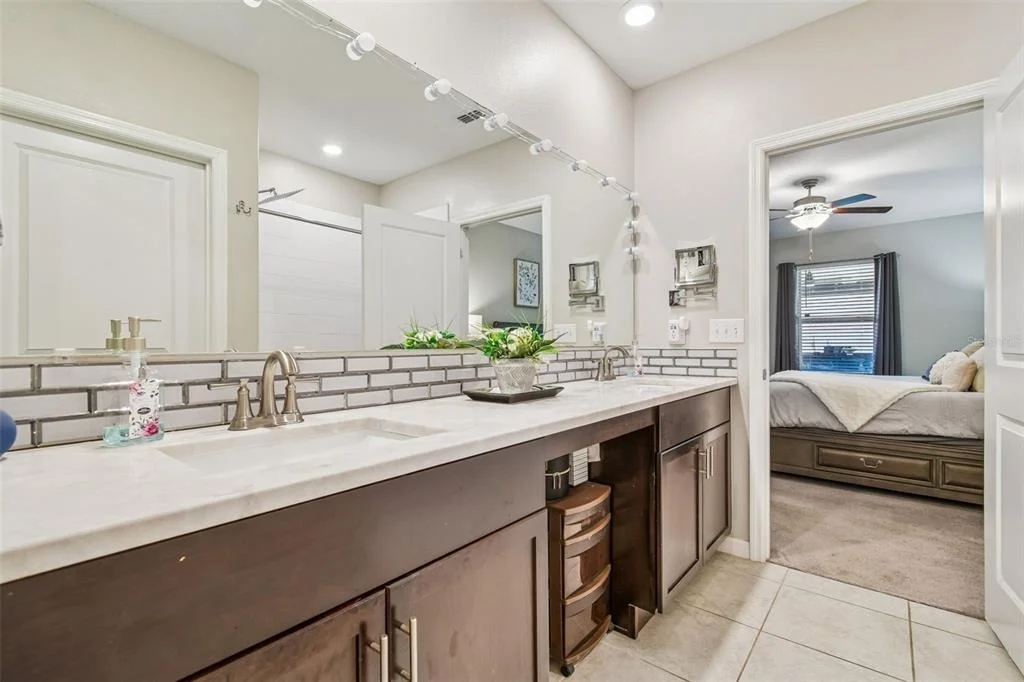 Photo of 984 OLIVE CONCH STREET