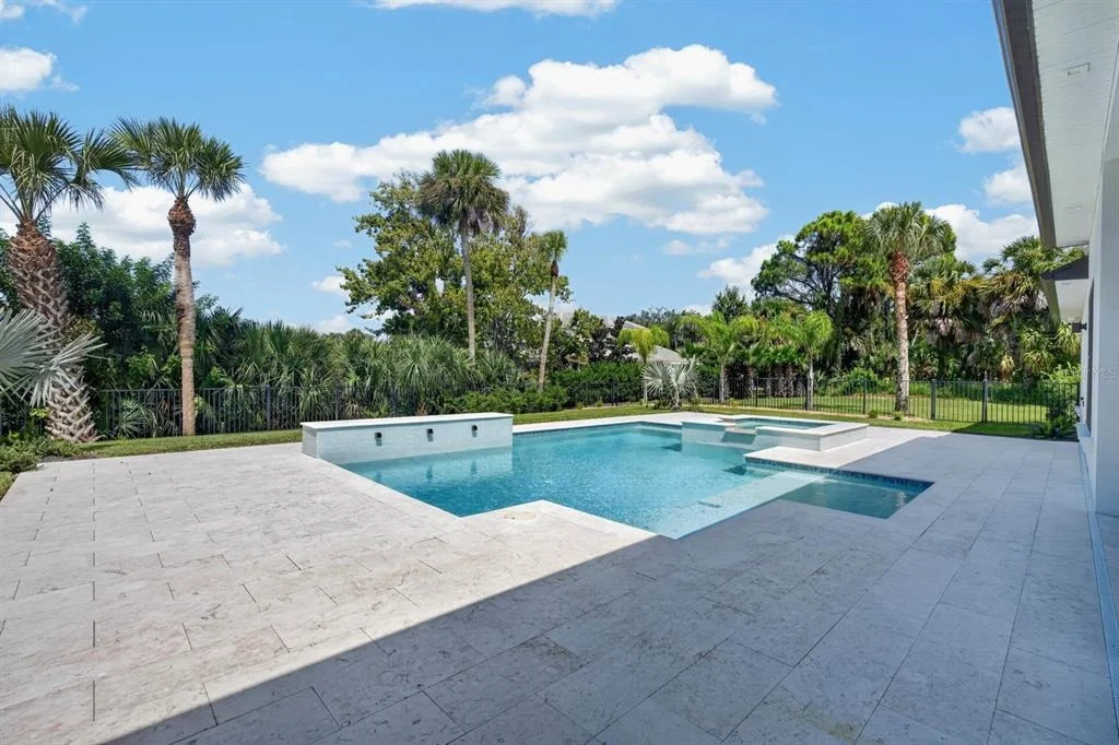 Photo of 100 LA TOSCANA ROTONDA