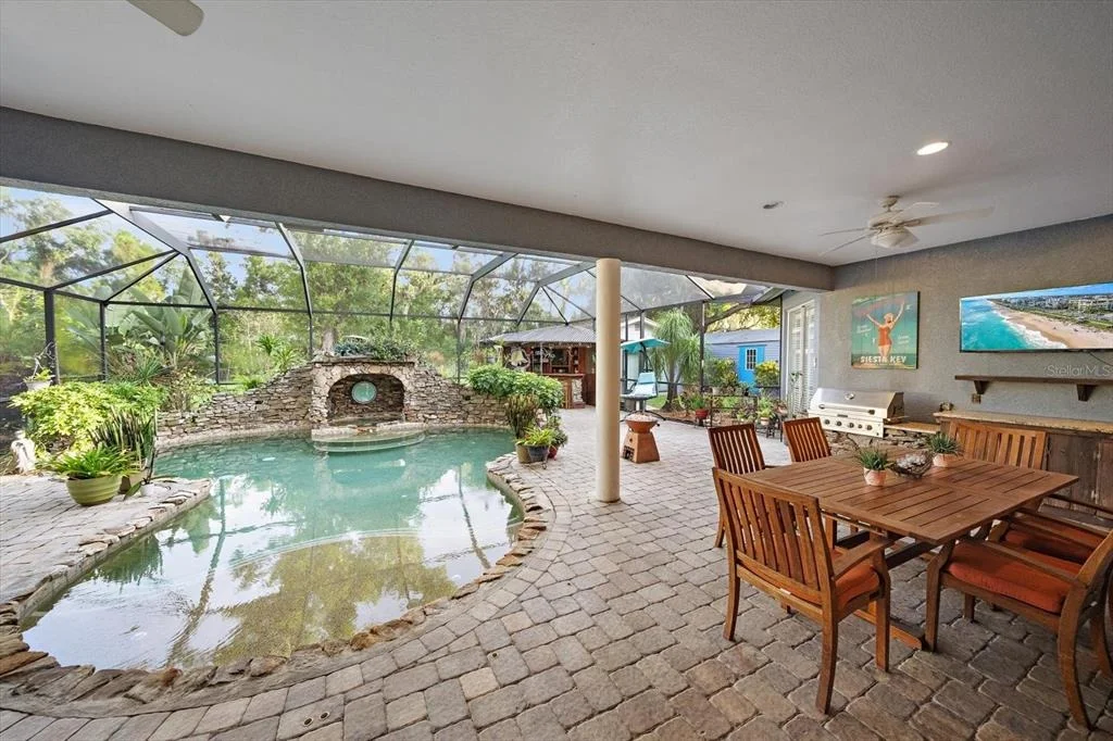 Photo of 4836 DUNN DRIVE
