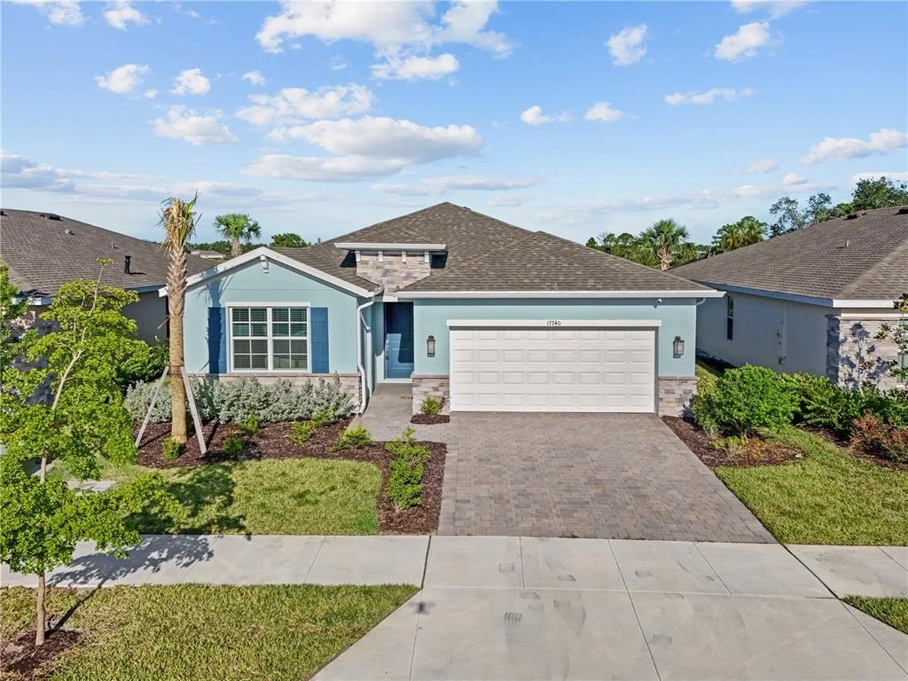 Photo of 17740 SHADE TREE LOOP