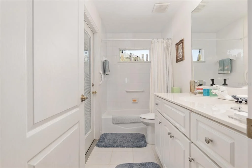 Photo of 999 NE 120 PLACE