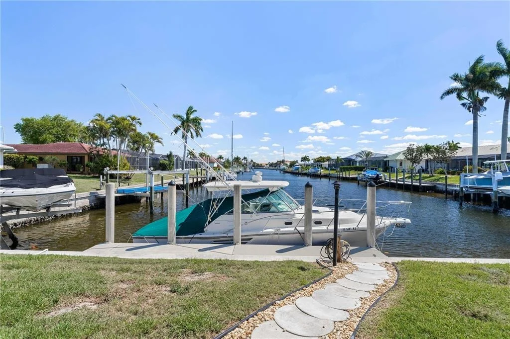 Photo of 308 COLONY POINT DRIVE