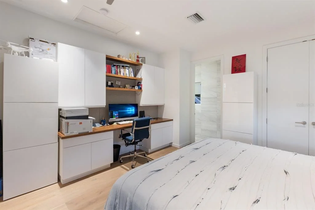 Photo of 238 ISLAND CIRCLE