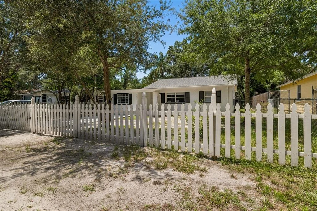 Photo of 1614 E MAPLE AVENUE