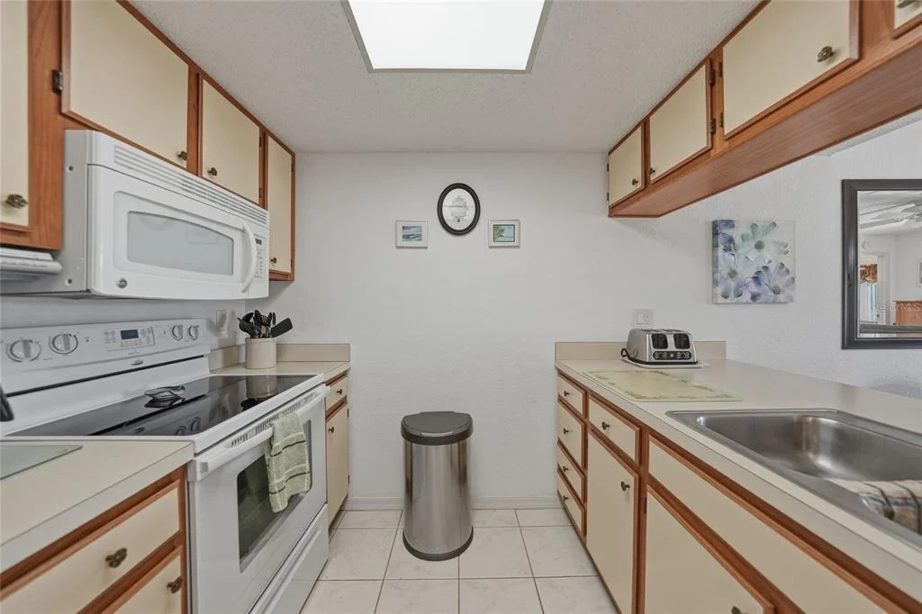 Photo of Unit L2 at 4000 OAKVIEW DRIVE