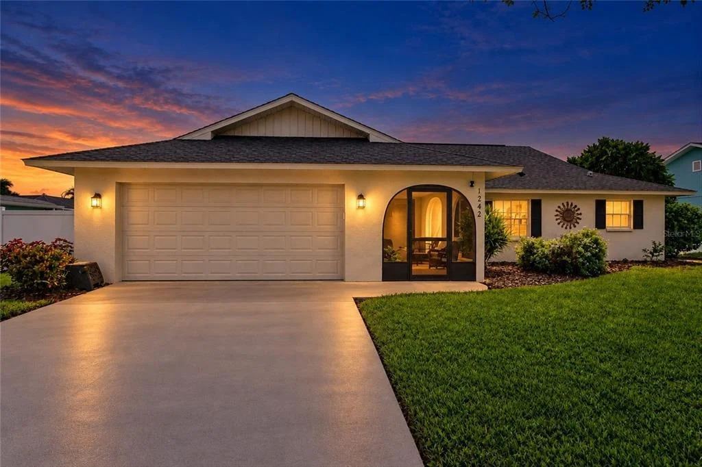 Photo of 1242 PINEBROOK WAY