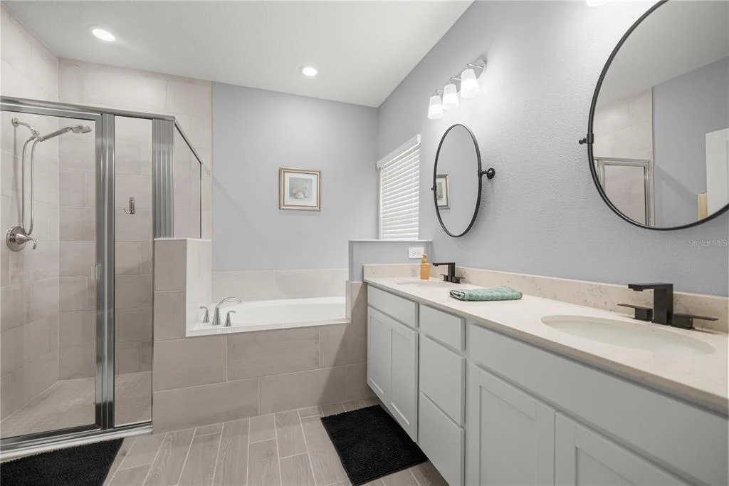 Photo of 560 NW 4TH AVENUE