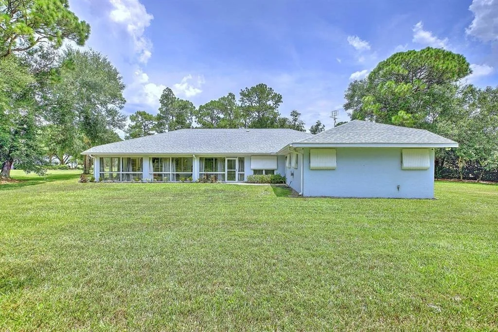 Photo of 2307 FAIRWAY LANE