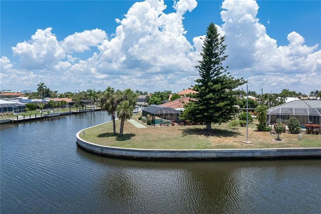 Photo of 2194 BAYOU ROAD