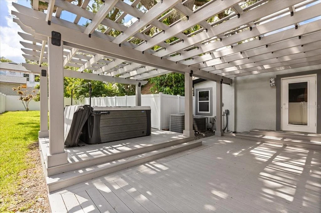 Photo of 808 EDGEWATER DRIVE