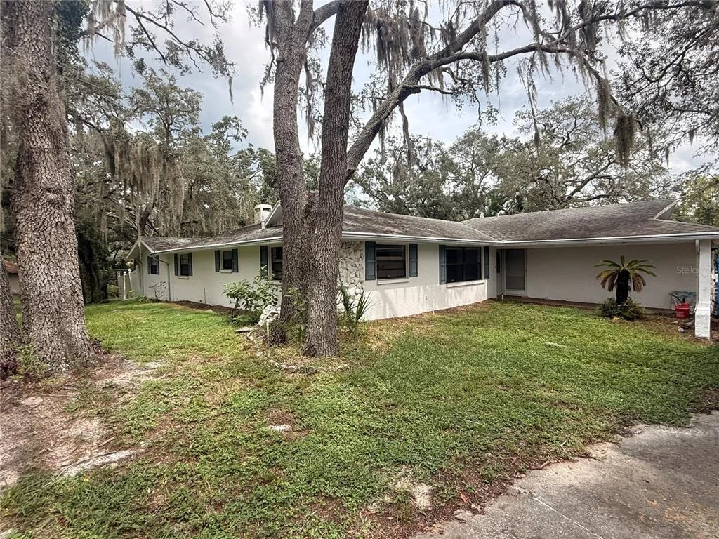 Photo of 18618 ANGLEWOOD DRIVE