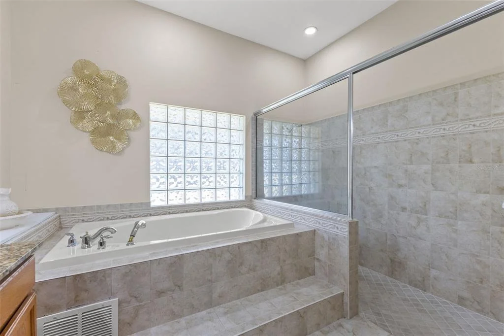 Photo of 14071 LINDEN DRIVE