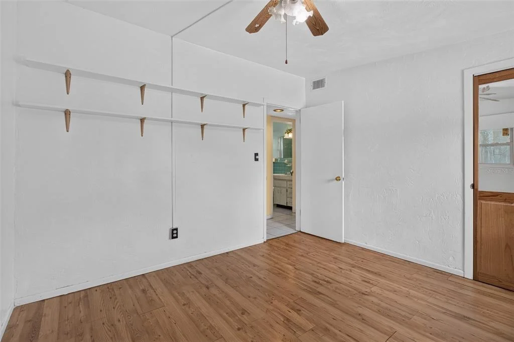 Photo of 568 MANOR DRIVE