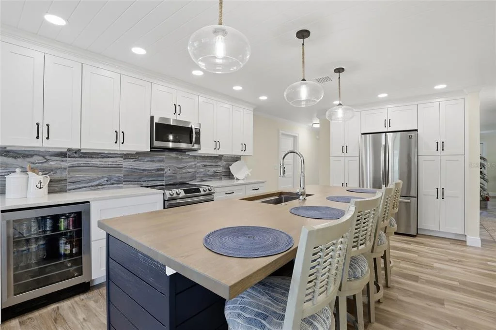 Photo of 707 BEVERLY ROAD