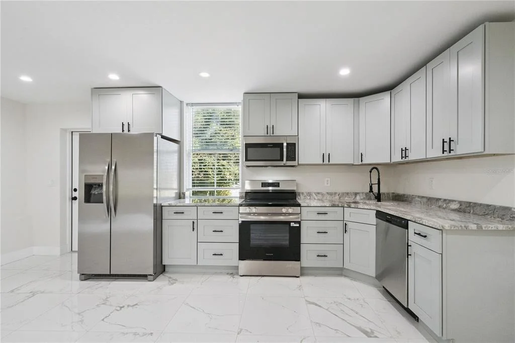 Photo of 207 AVENUE E SE