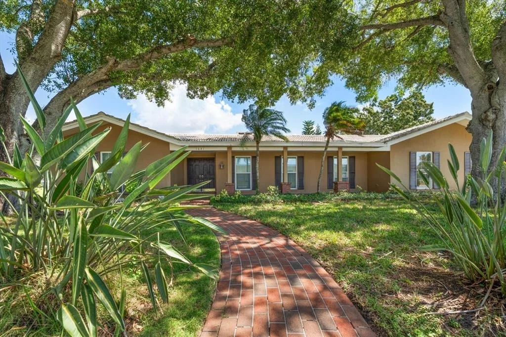 Photo of 1641 SHERBROOK ROAD