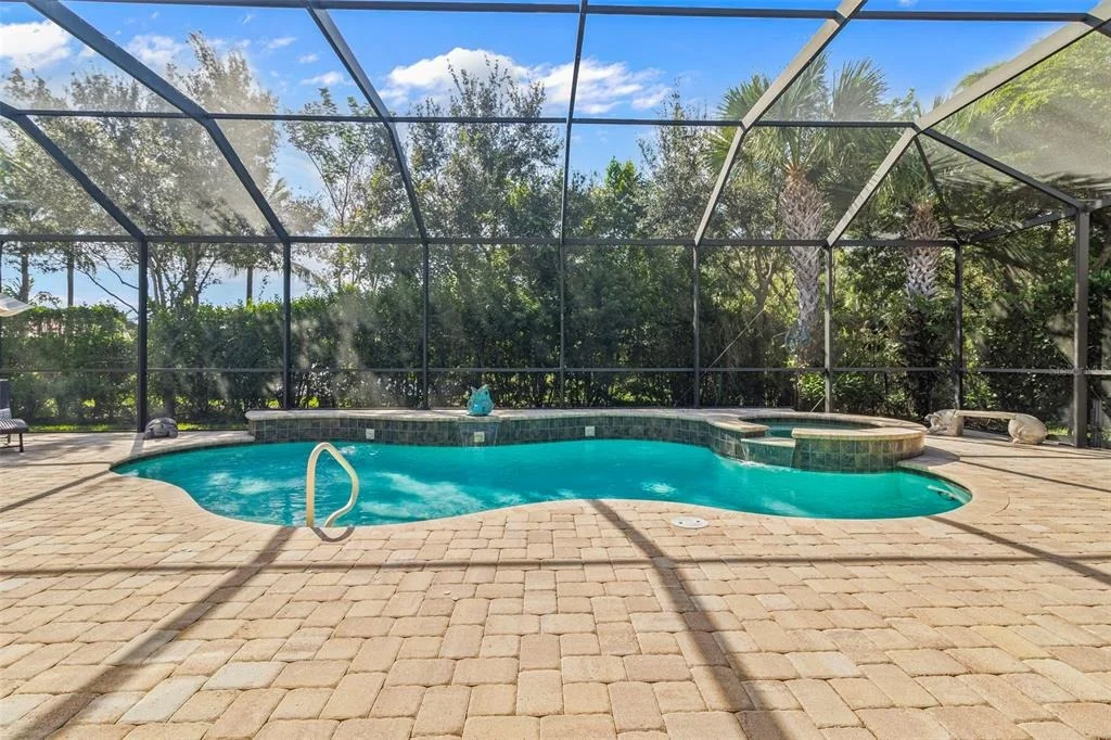 Photo of 16293 CAMDEN LAKES CIRCLE