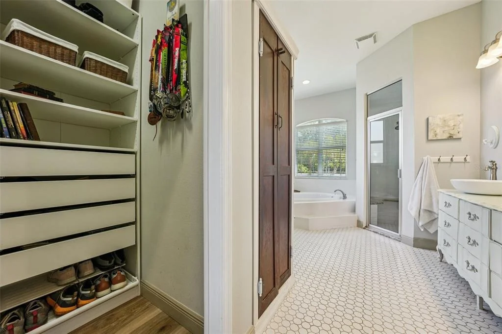 Photo of 11325 HIDDEN VALLEY LANE
