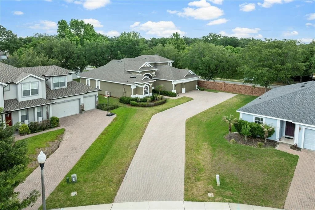 Photo of 925 BAINBRIDGE LOOP
