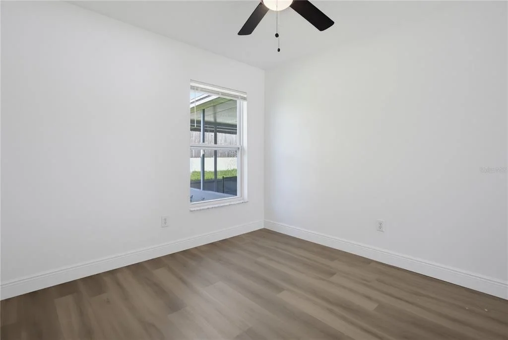 Photo of 1060 DEES DRIVE