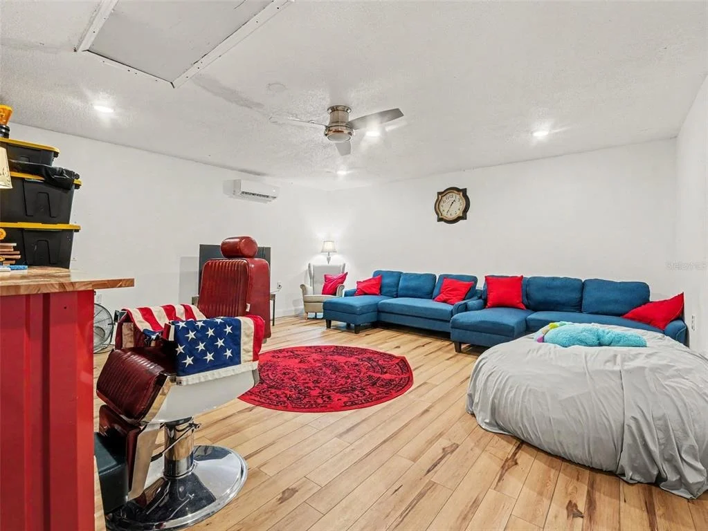 Photo of 550 BUCKINGHAM CIRCLE