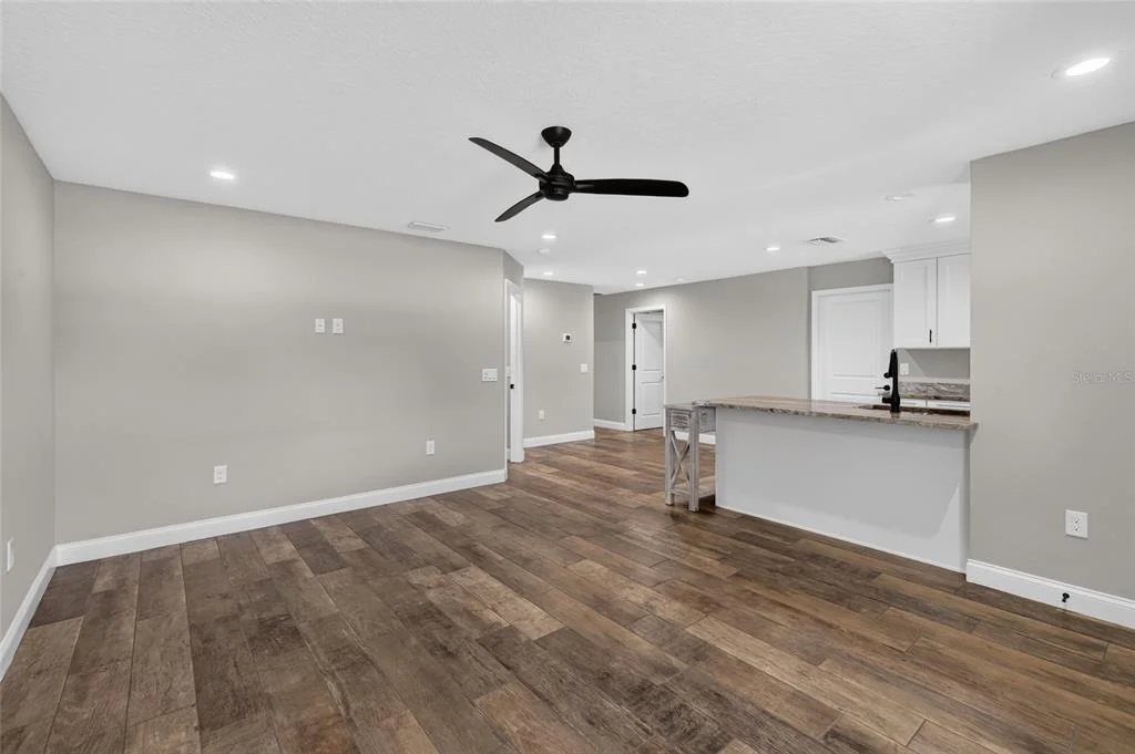 Photo of 6631 THORNHILL ROAD