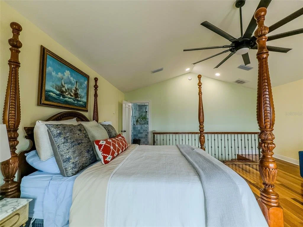 Photo of 4946 HALIFAX DRIVE
