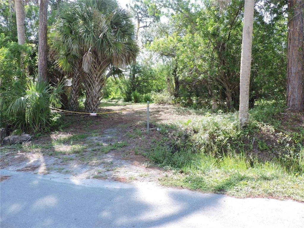 Photo of 905 COLONIAL ROAD