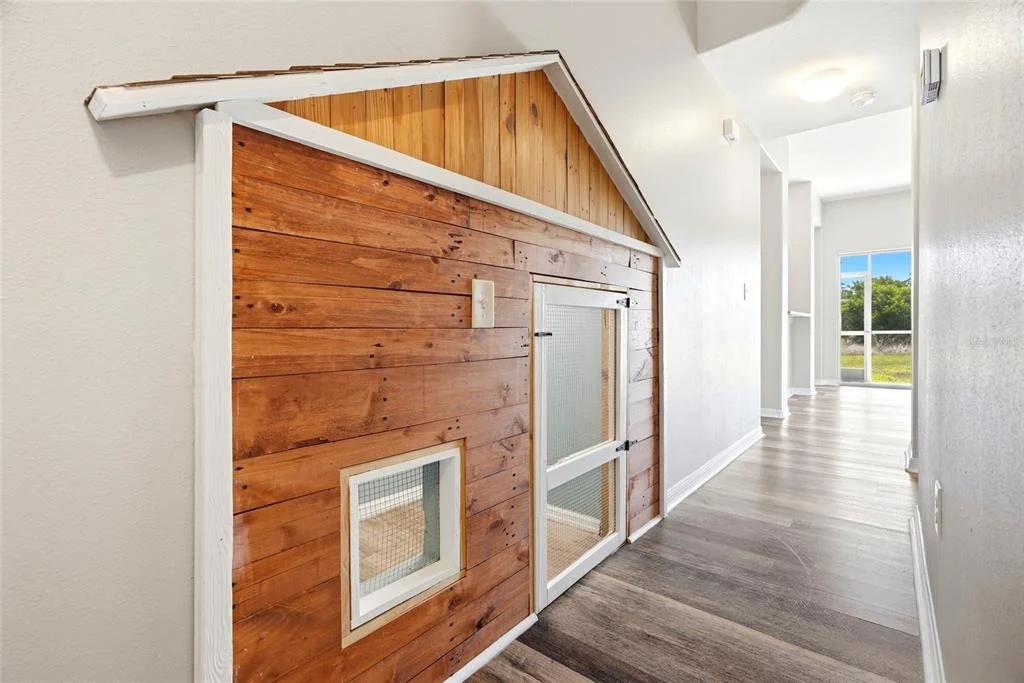 Photo of 909 MEADOW GLADE DRIVE