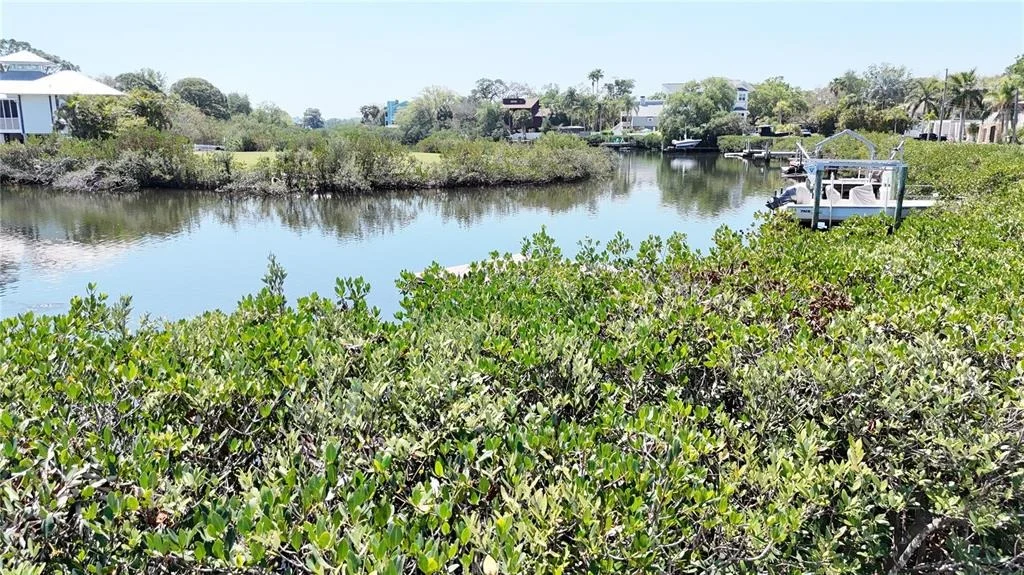 Photo of 231 LAGOON DRIVE